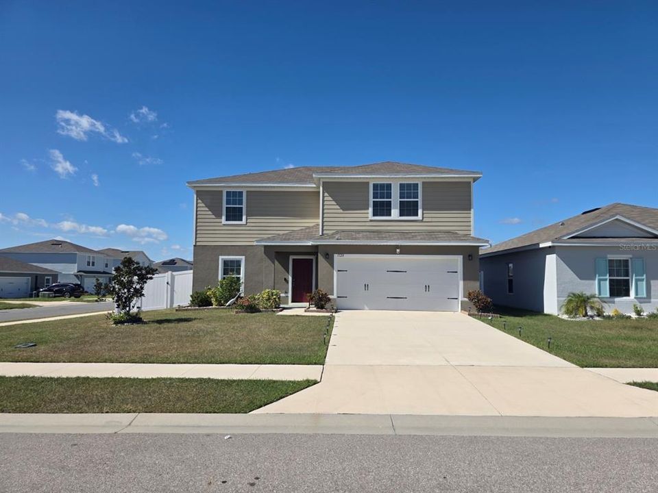 For Rent: $2,250 (4 beds, 2 baths, 2265 Square Feet)