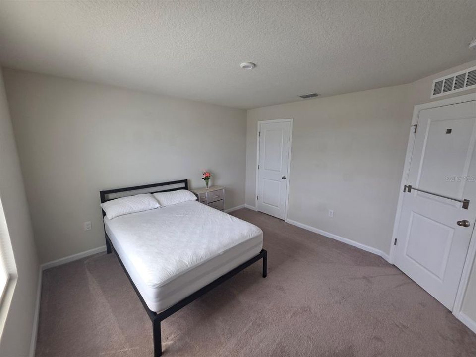 For Rent: $2,250 (4 beds, 2 baths, 2265 Square Feet)