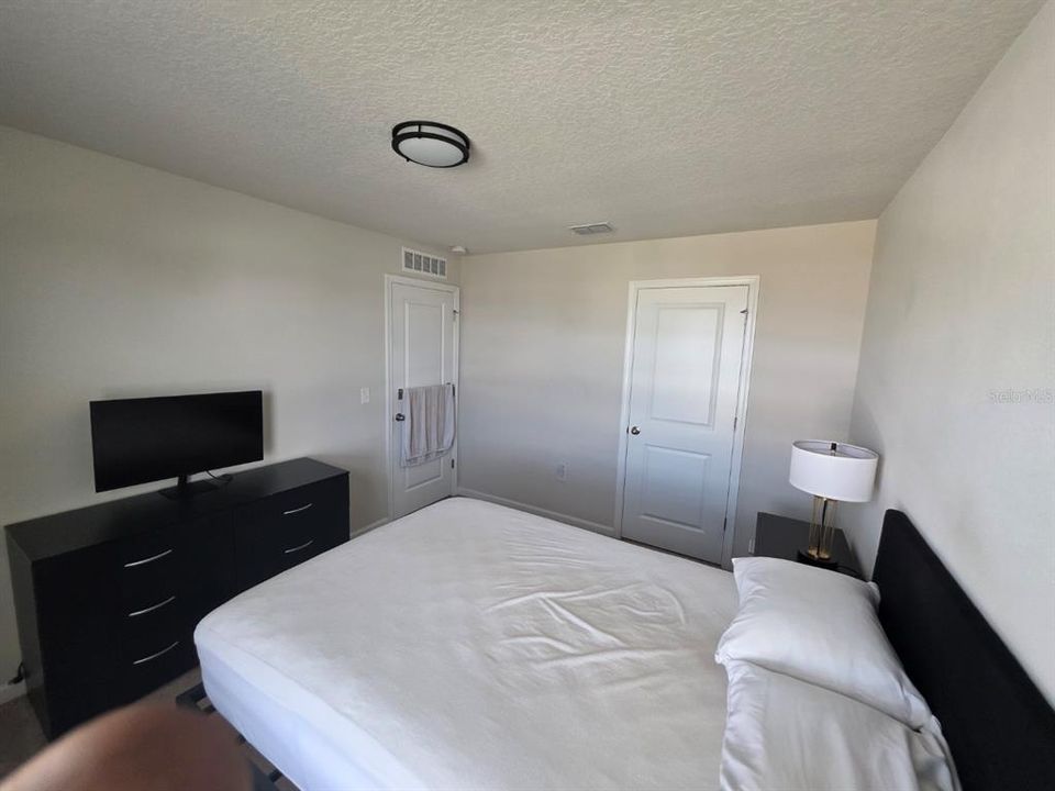 For Rent: $2,250 (4 beds, 2 baths, 2265 Square Feet)