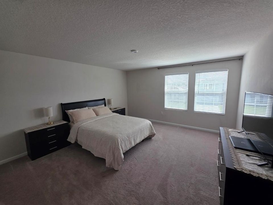 For Rent: $2,250 (4 beds, 2 baths, 2265 Square Feet)