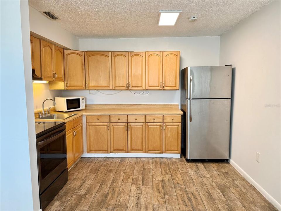 В аренду: $1,200 (1 спален, 1 ванн, 525 Квадратных фут)