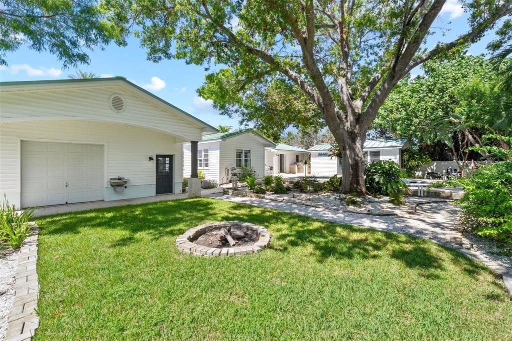 For Sale: $1,179,999 (4 beds, 3 baths, 1869 Square Feet)