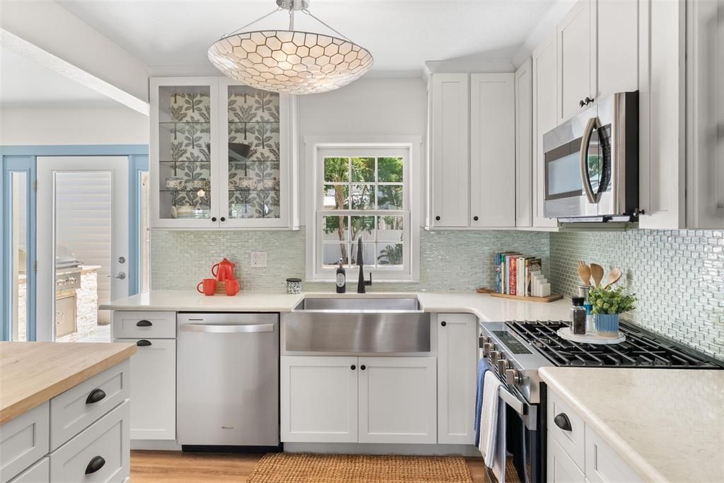 For Sale: $1,179,999 (4 beds, 3 baths, 1869 Square Feet)