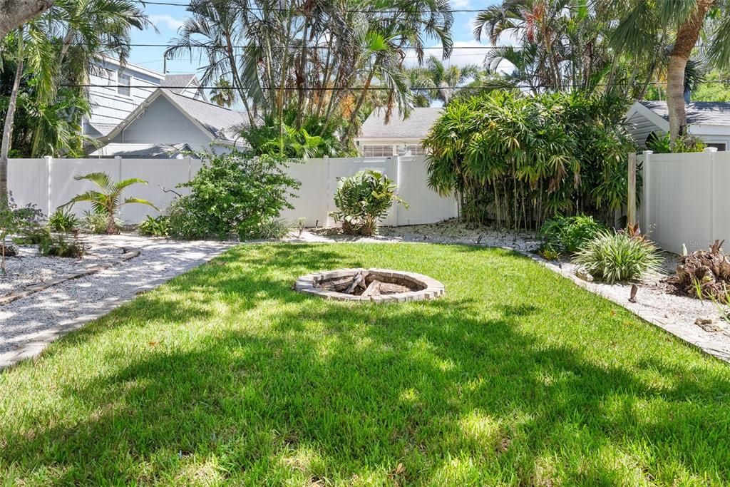 For Sale: $1,179,999 (4 beds, 3 baths, 1869 Square Feet)