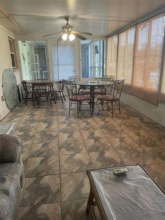 For Sale: $205,000 (3 beds, 2 baths, 1131 Square Feet)