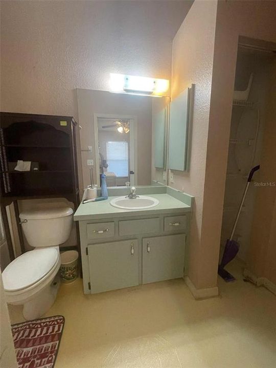 For Sale: $205,000 (3 beds, 2 baths, 1131 Square Feet)