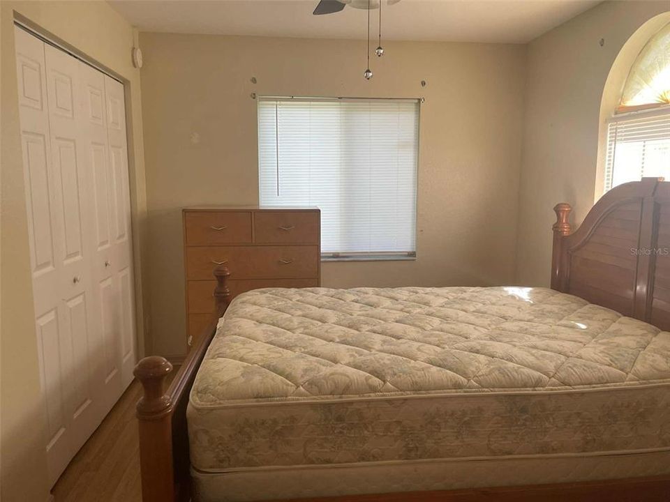 For Sale: $205,000 (3 beds, 2 baths, 1131 Square Feet)
