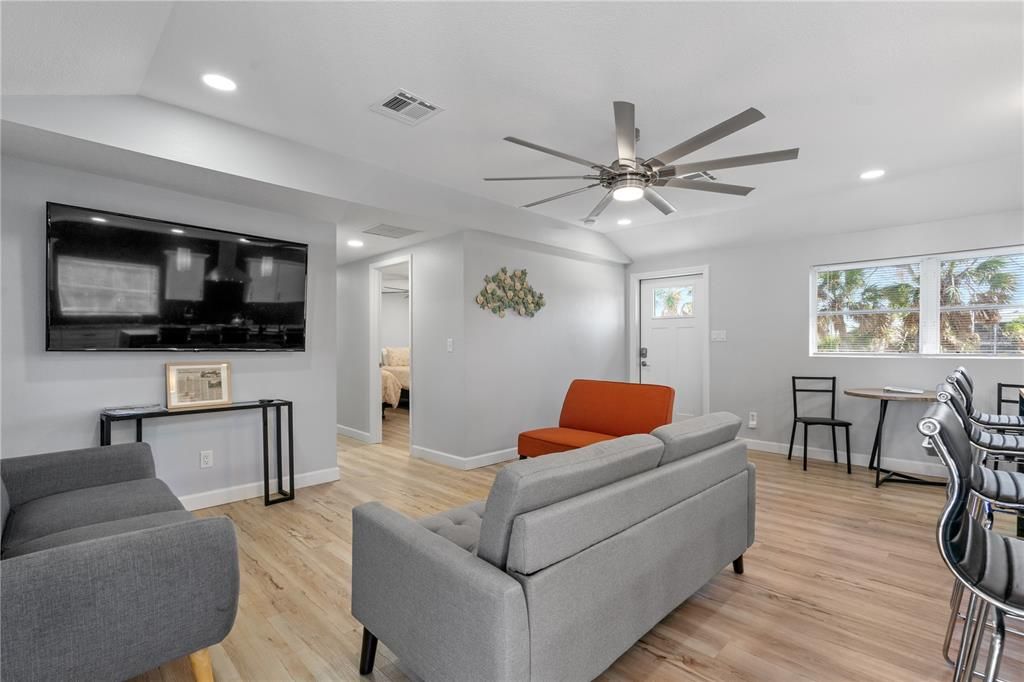 For Sale: $799,000 (3 beds, 2 baths, 1160 Square Feet)