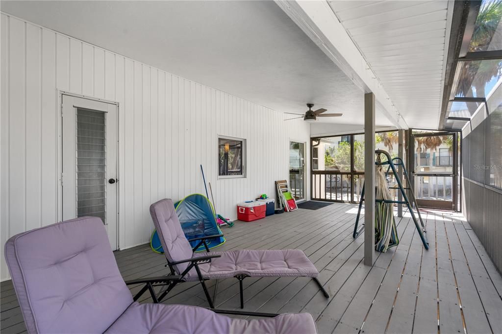 For Sale: $799,000 (3 beds, 2 baths, 1160 Square Feet)