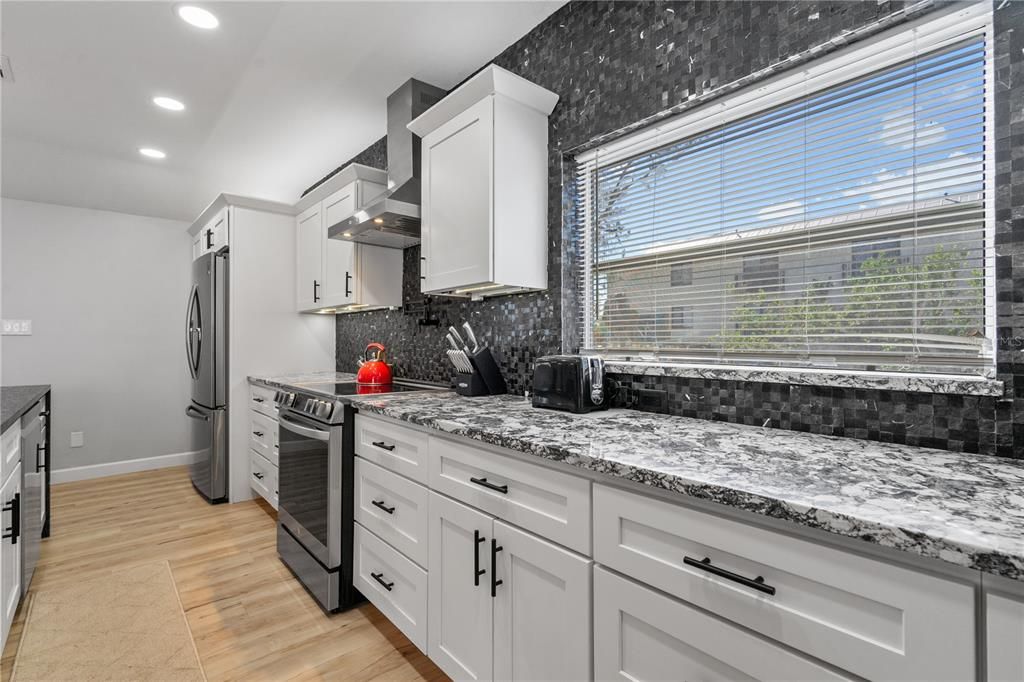 For Sale: $799,000 (3 beds, 2 baths, 1160 Square Feet)