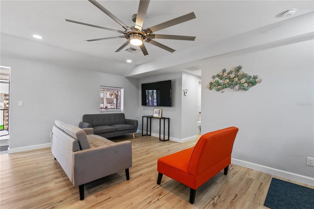 For Sale: $799,000 (3 beds, 2 baths, 1160 Square Feet)