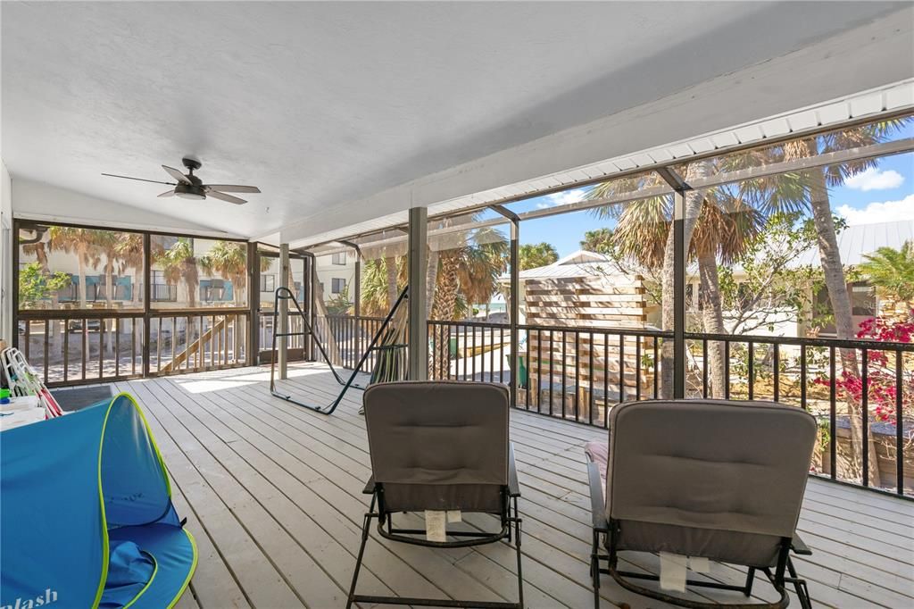 For Sale: $799,000 (3 beds, 2 baths, 1160 Square Feet)