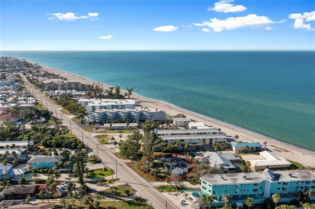 For Sale: $799,000 (3 beds, 2 baths, 1160 Square Feet)