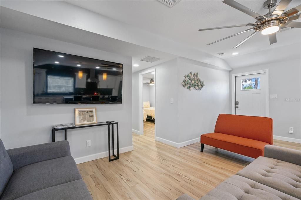 For Sale: $799,000 (3 beds, 2 baths, 1160 Square Feet)