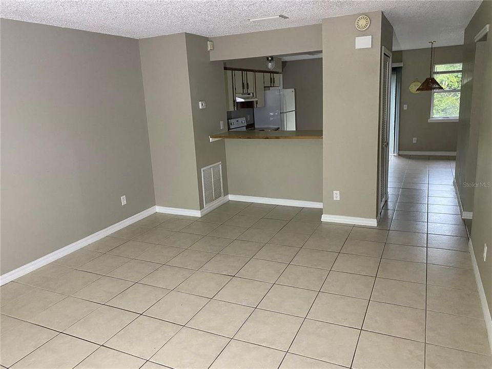 出租: $1,475 (2 贝兹, 1 浴室, 981 平方英尺)