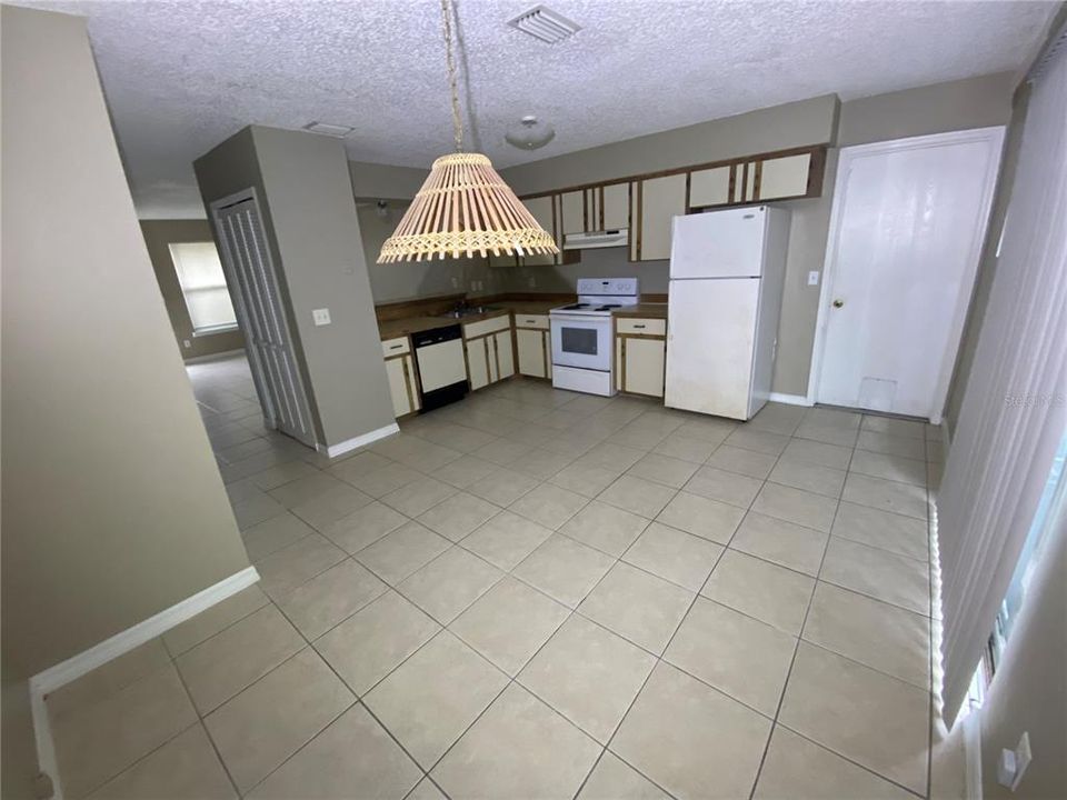 出租: $1,475 (2 贝兹, 1 浴室, 981 平方英尺)