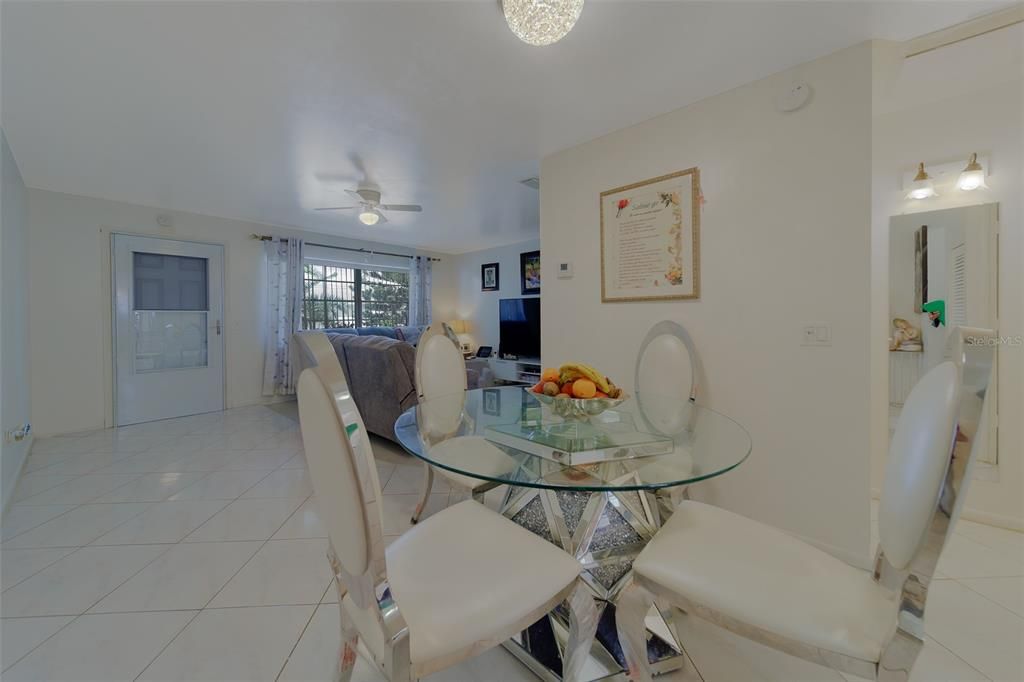 En Venta: $105,000 (2 camas, 2 baños, 810 Pies cuadrados)