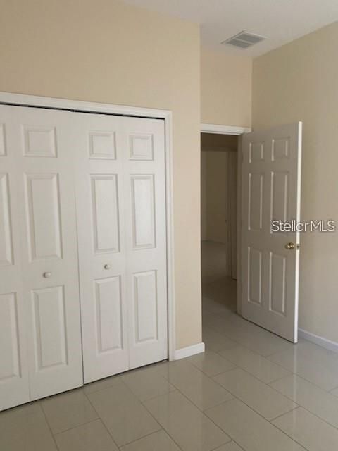 合同活跃: $2,100 (4 贝兹, 2 浴室, 2213 平方英尺)