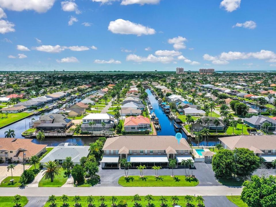 Active With Contract: $300,000 (2 beds, 2 baths, 1162 Square Feet)