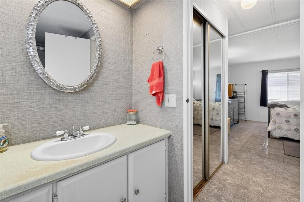 На продажу: $113,000 (2 спален, 2 ванн, 1056 Квадратных фут)