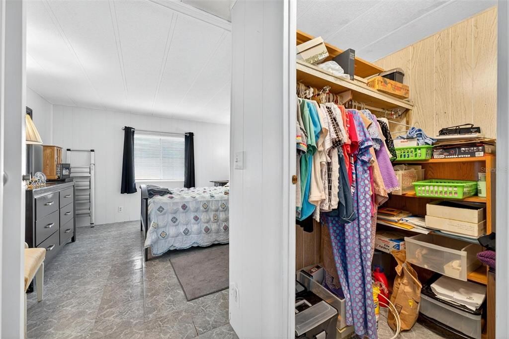 На продажу: $113,000 (2 спален, 2 ванн, 1056 Квадратных фут)