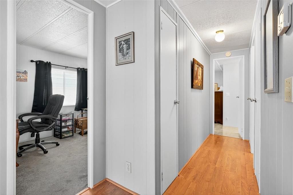 На продажу: $113,000 (2 спален, 2 ванн, 1056 Квадратных фут)