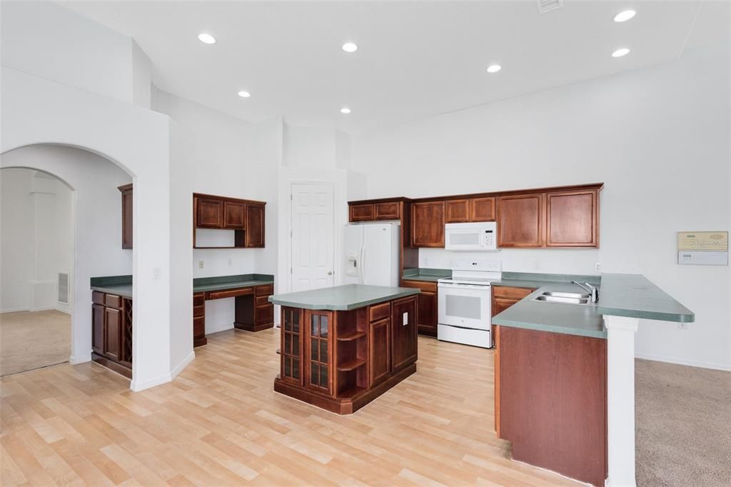 待售: $549,900 (5 贝兹, 3 浴室, 3009 平方英尺)