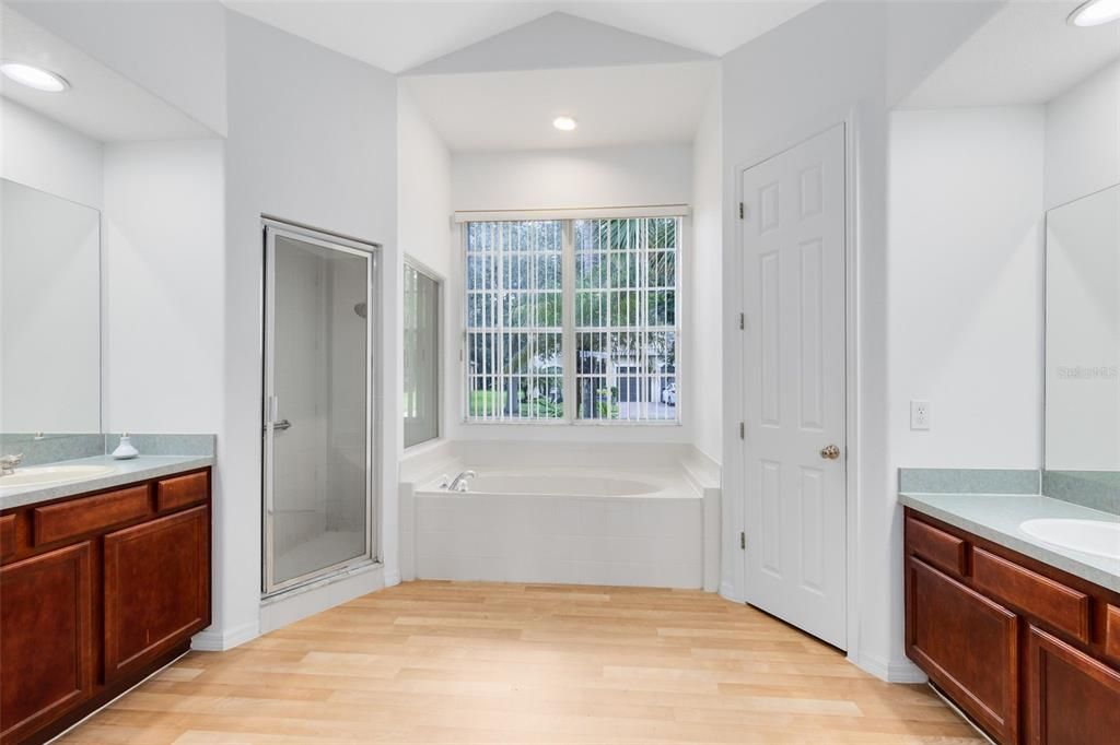 待售: $549,900 (5 贝兹, 3 浴室, 3009 平方英尺)