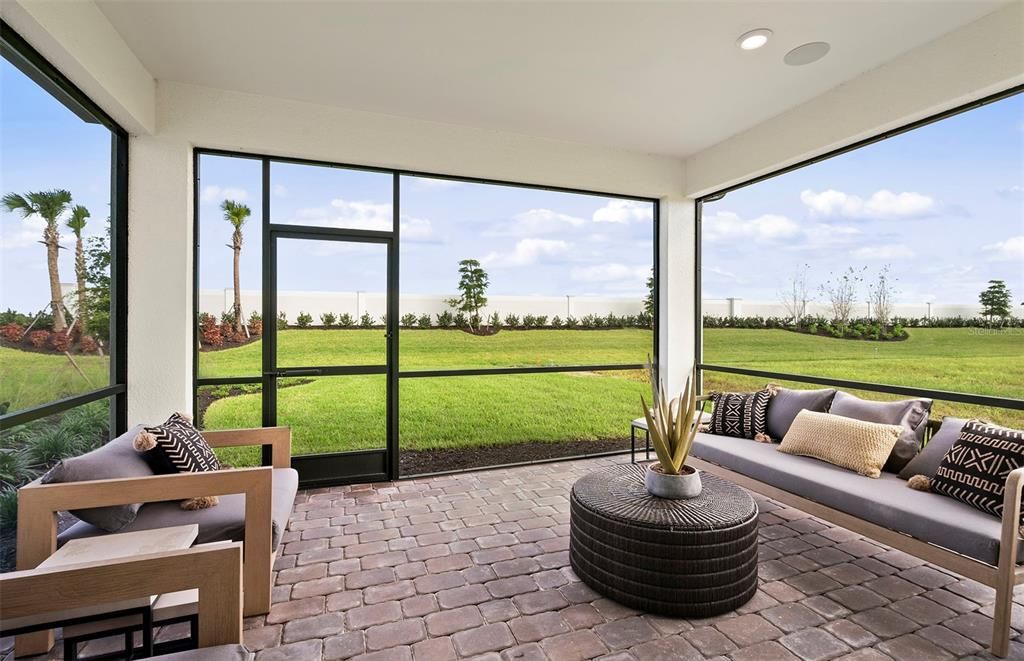 Activo con contrato: $690,085 (5 camas, 3 baños, 2615 Pies cuadrados)