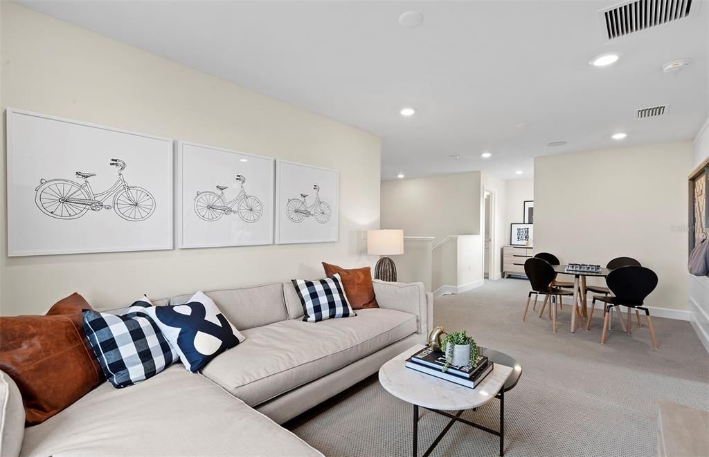 Activo con contrato: $690,085 (5 camas, 3 baños, 2615 Pies cuadrados)