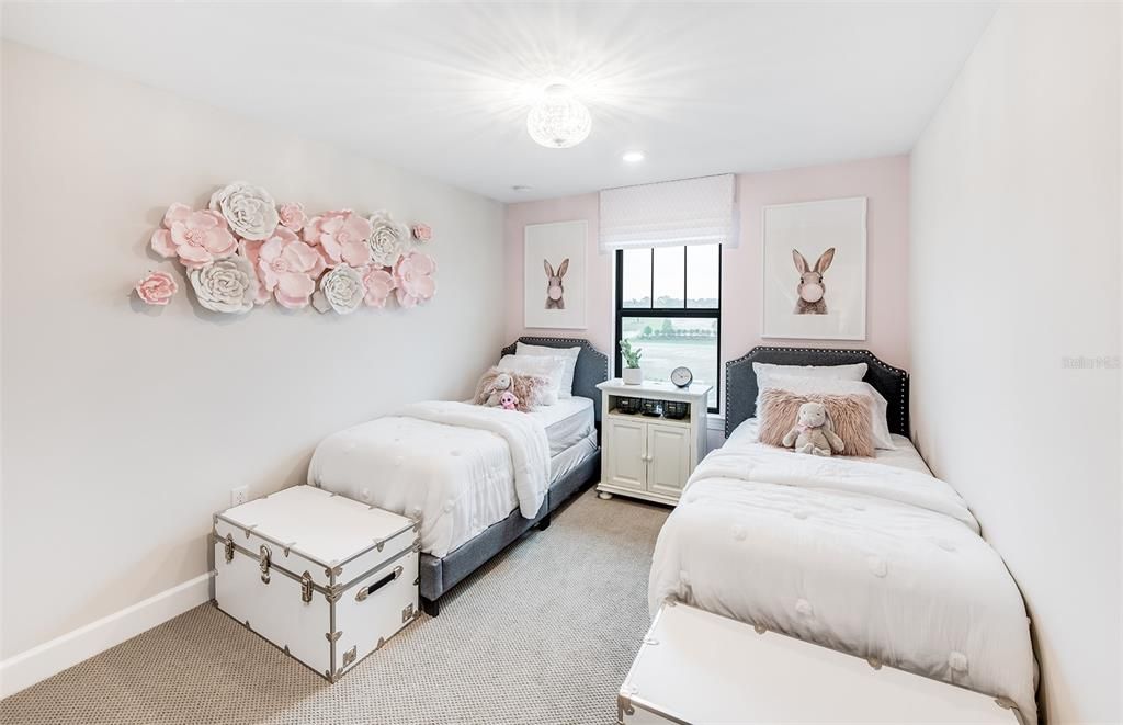 Activo con contrato: $690,085 (5 camas, 3 baños, 2615 Pies cuadrados)