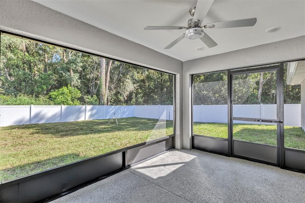 合同活跃: $274,900 (3 贝兹, 2 浴室, 1439 平方英尺)