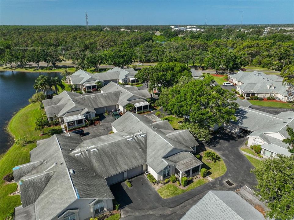 合同活跃: $2,000 (2 贝兹, 2 浴室, 1304 平方英尺)