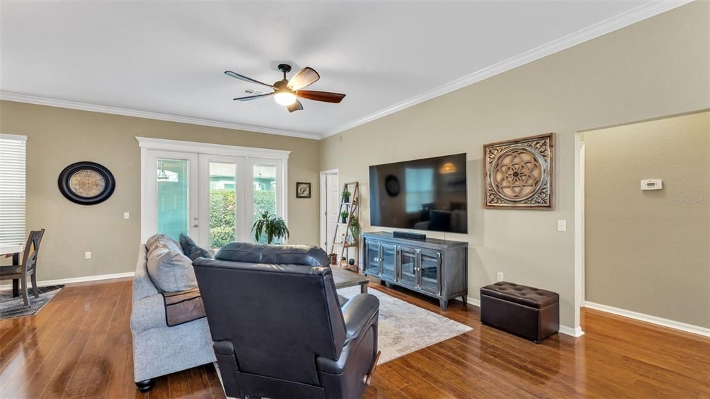 En Venta: $324,999 (3 camas, 2 baños, 1558 Pies cuadrados)