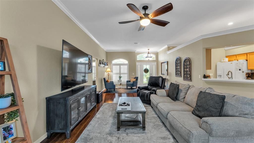 En Venta: $324,999 (3 camas, 2 baños, 1558 Pies cuadrados)