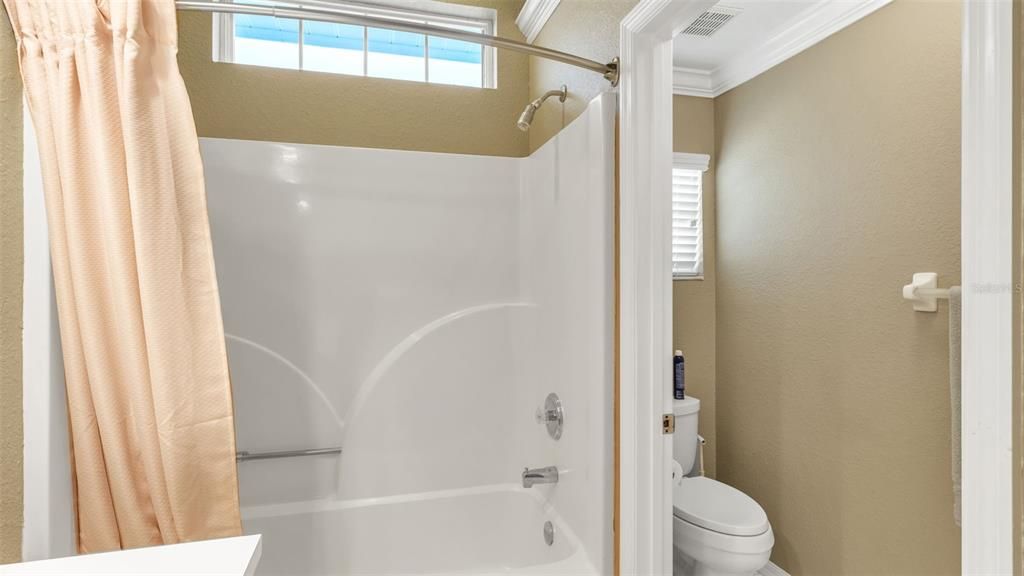 En Venta: $324,999 (3 camas, 2 baños, 1558 Pies cuadrados)