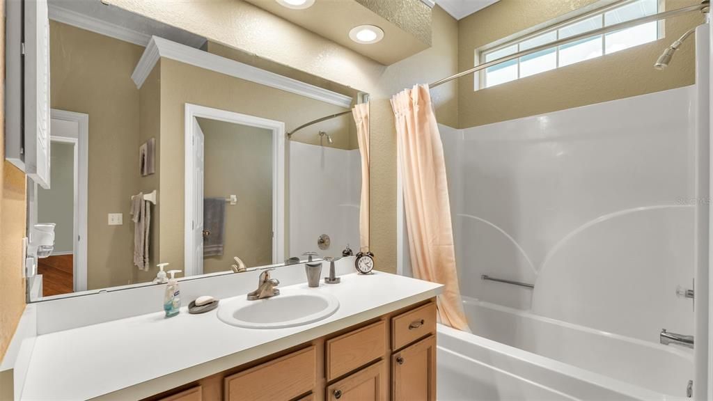 En Venta: $324,999 (3 camas, 2 baños, 1558 Pies cuadrados)