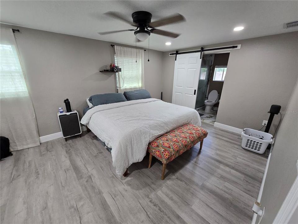 Active With Contract: $1,725 (2 beds, 2 baths, 1117 Square Feet)