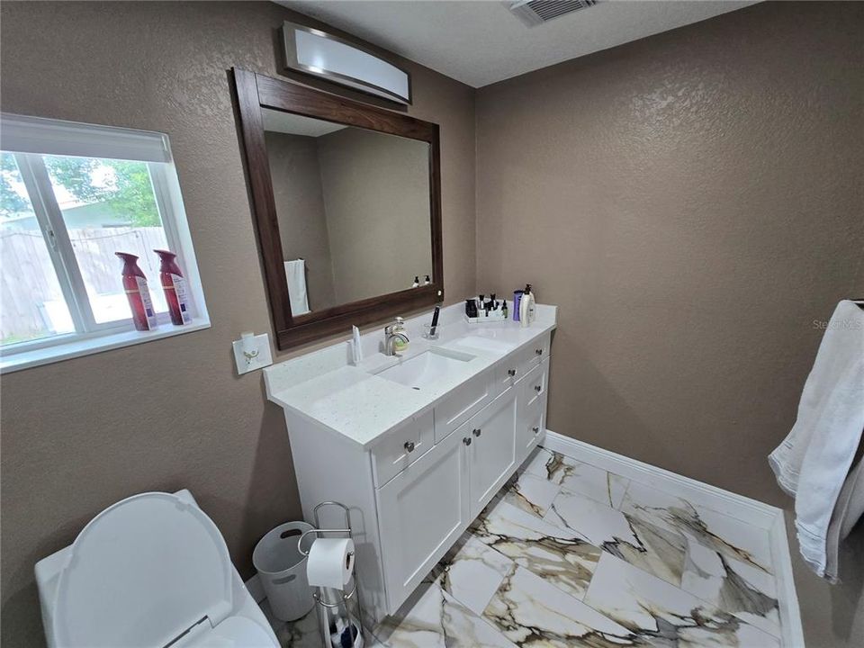 Active With Contract: $1,725 (2 beds, 2 baths, 1117 Square Feet)