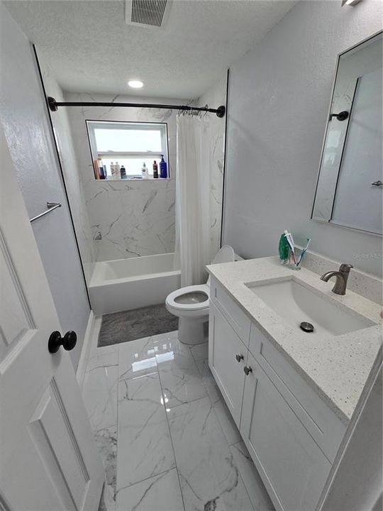 Active With Contract: $1,725 (2 beds, 2 baths, 1117 Square Feet)