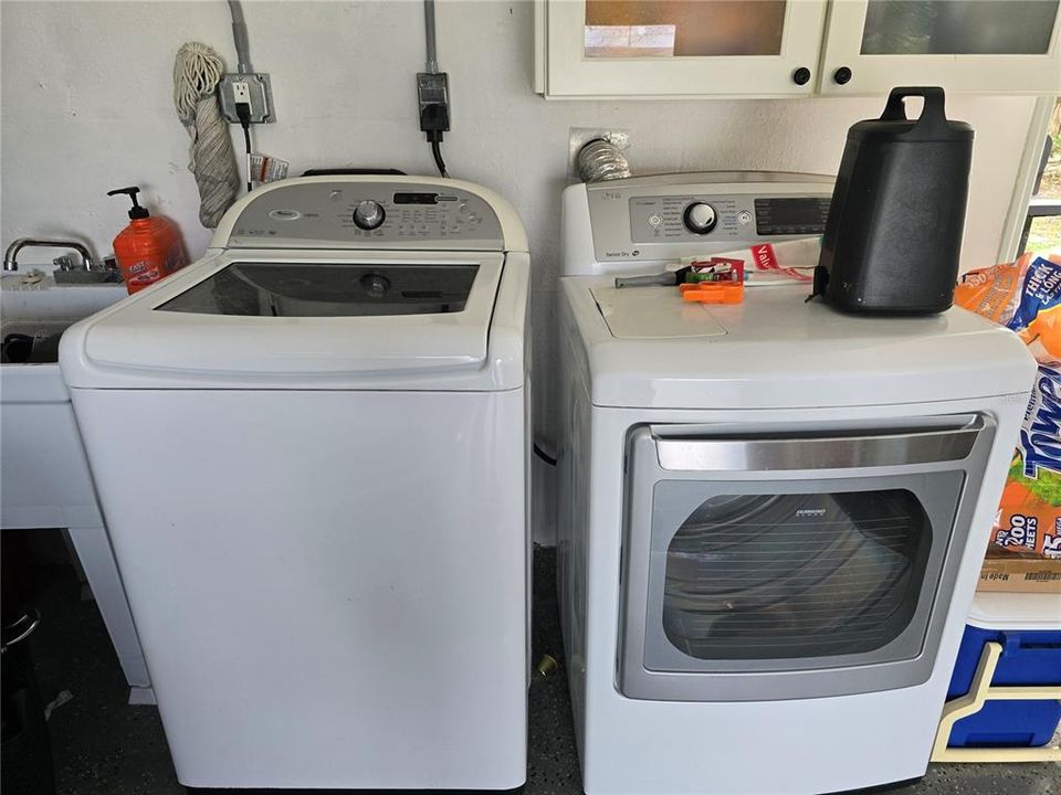 Active With Contract: $1,725 (2 beds, 2 baths, 1117 Square Feet)