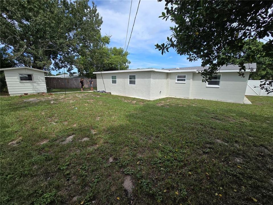 Active With Contract: $1,725 (2 beds, 2 baths, 1117 Square Feet)