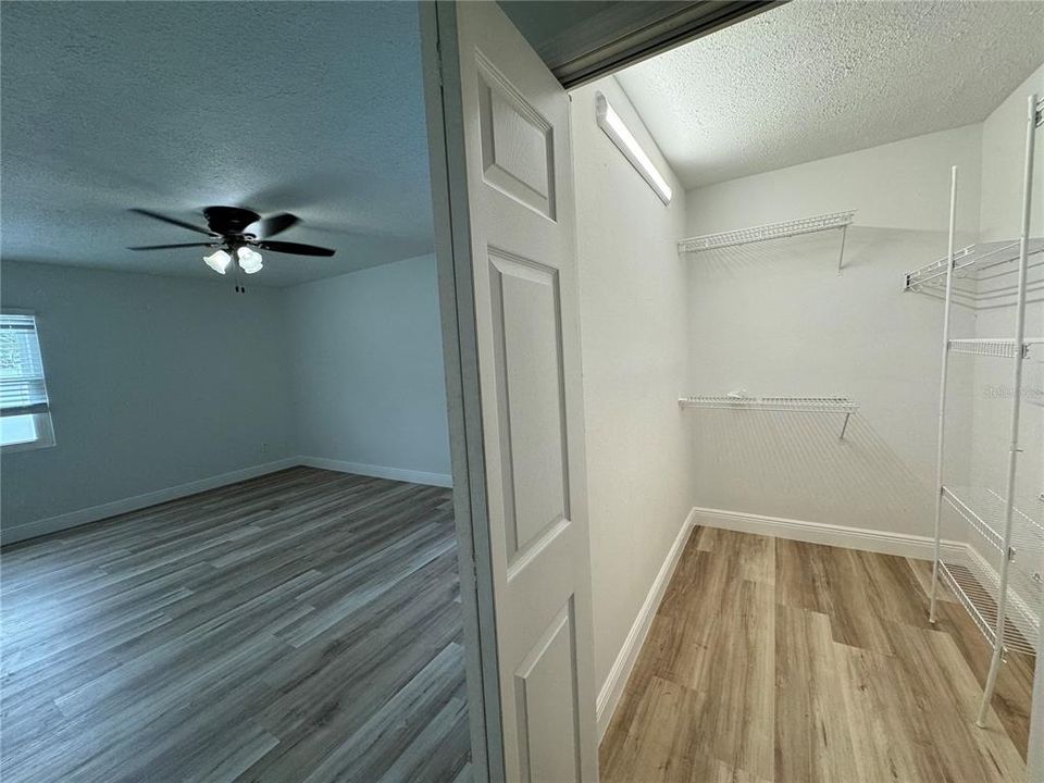 For Sale: $615,000 (5 beds, 4 baths, 2425 Square Feet)