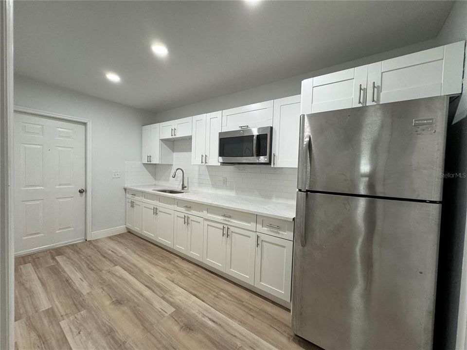 For Sale: $615,000 (5 beds, 4 baths, 2425 Square Feet)