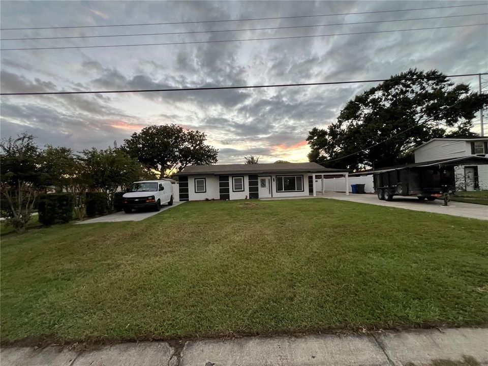 For Sale: $615,000 (5 beds, 4 baths, 2425 Square Feet)