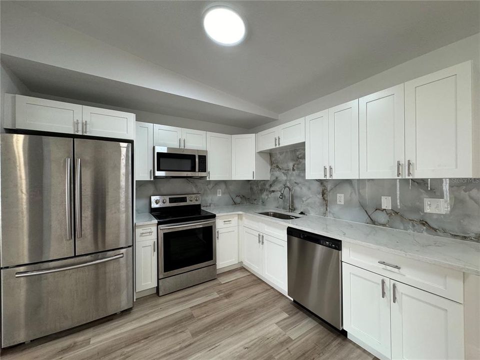 For Sale: $615,000 (5 beds, 4 baths, 2425 Square Feet)