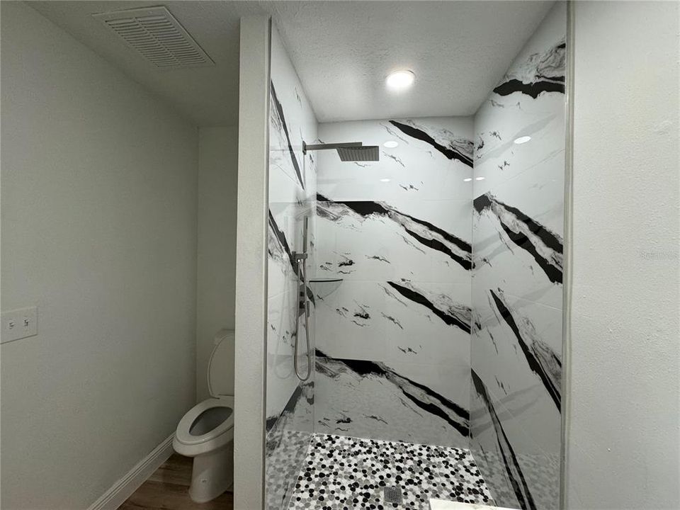 For Sale: $615,000 (5 beds, 4 baths, 2425 Square Feet)