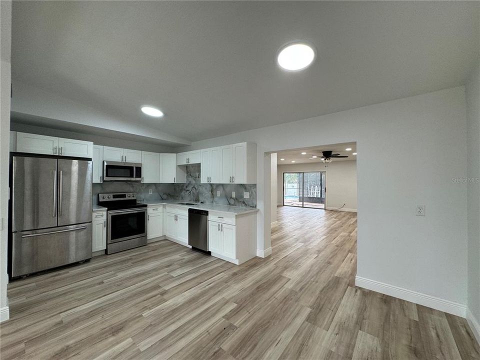 For Sale: $615,000 (5 beds, 4 baths, 2425 Square Feet)