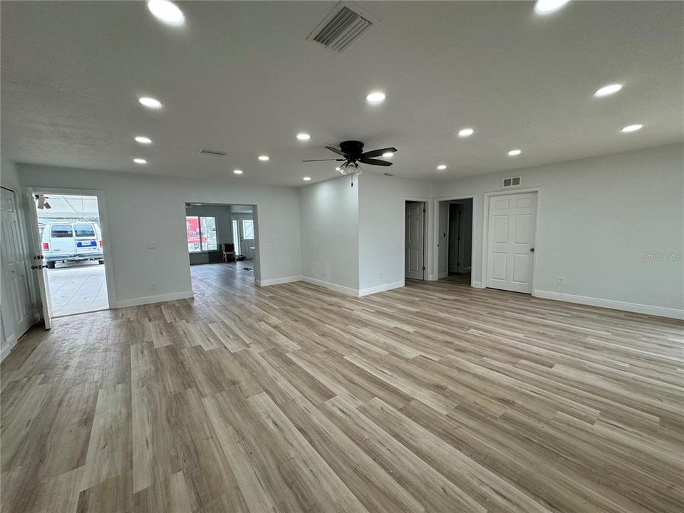 For Sale: $615,000 (5 beds, 4 baths, 2425 Square Feet)