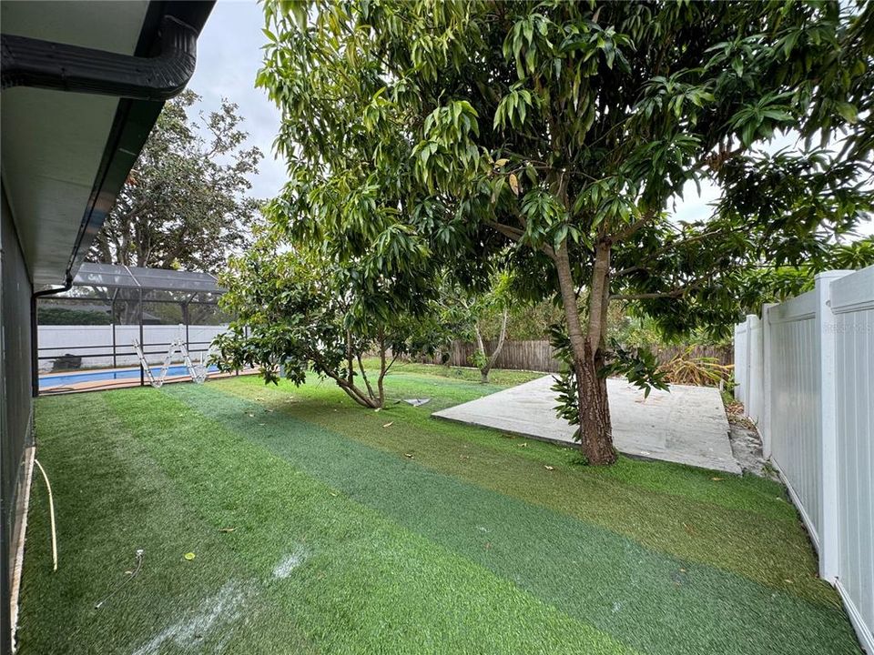 For Sale: $615,000 (5 beds, 4 baths, 2425 Square Feet)